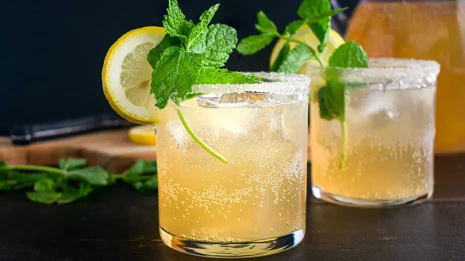 Spiked lemonade with bourbon, simple and smooth